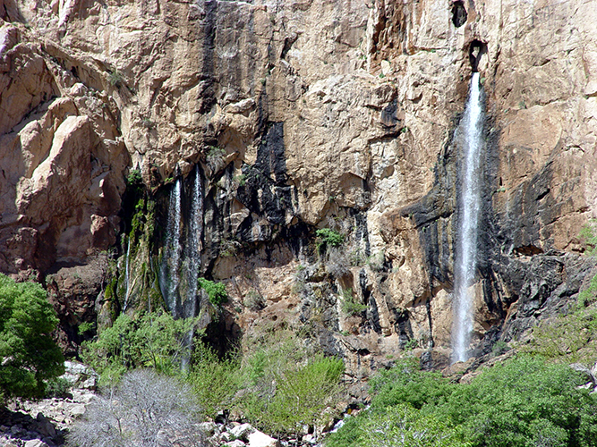 منطقه نمونه گردشگری آبشار شاهلولاک چرمهین