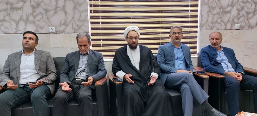 دیدار امام جمعه، شهردار و اعضای شورای اسلامی شهر چرمهین با پرسنل انتظامی