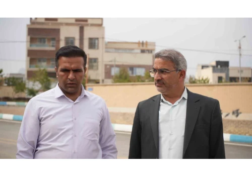 بازدید مهندس طیاری، شهردار چرمهین به اتفاق اعضای محترم شورای شهر و مسئول واحد عمران و نظارت شهرداری از طرح‌های عمرانی سطح شهر